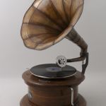 863 9805 HORN GRAMOPHONE